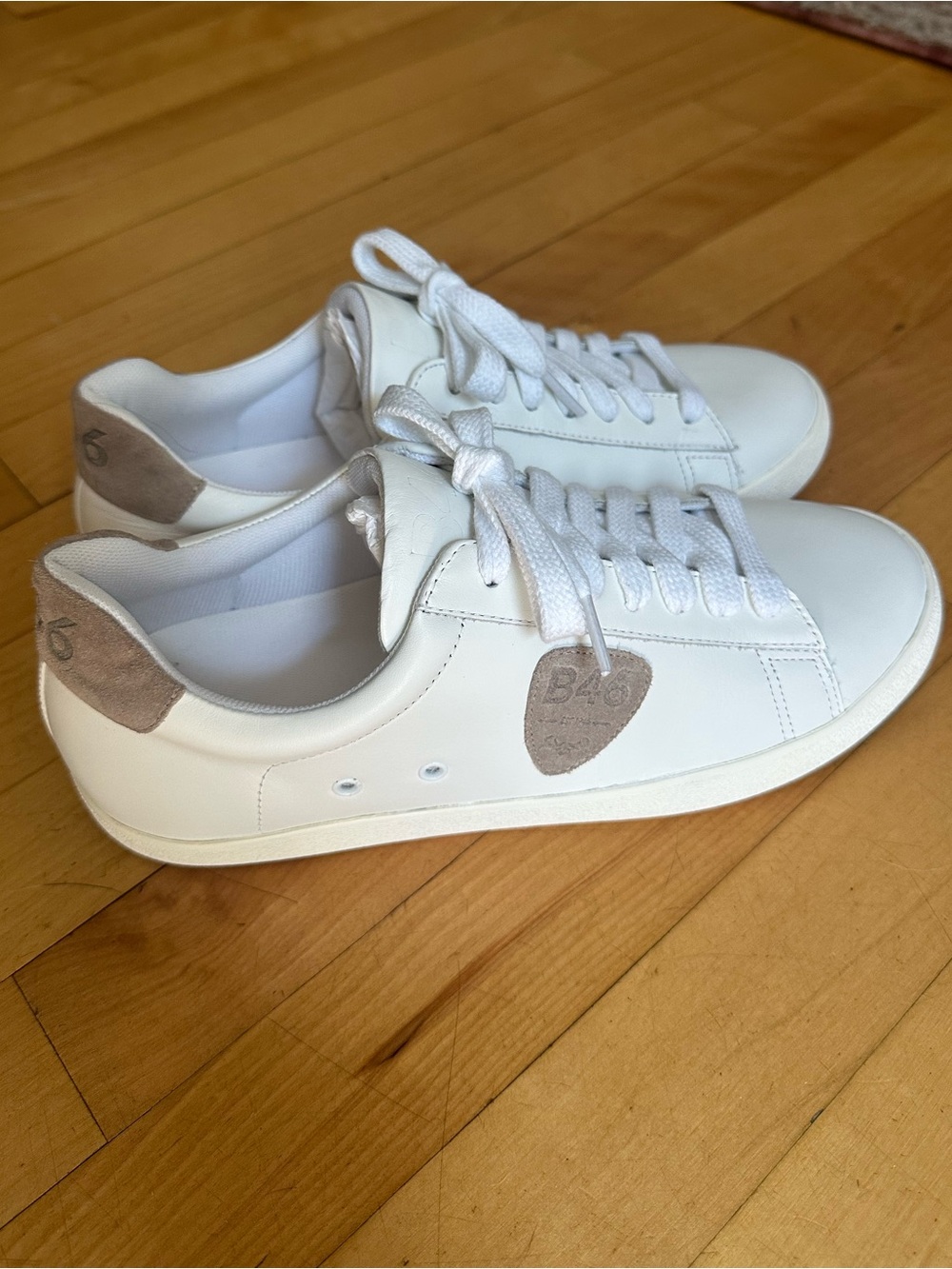 Bernardo B46 Leather Women's Sneakers with Beige Suede Accents
